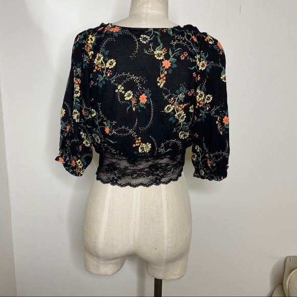 UO Samara Plunging Surplice Cropped Top - Picture 7 of 7